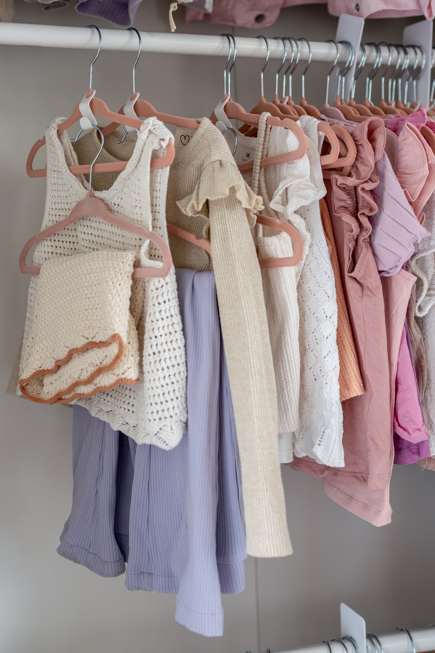 Set van 12 kledinghaakjes – Voor het maken van complete kledingsetjes  – Ideaal voor kinderkleding en outfits per week